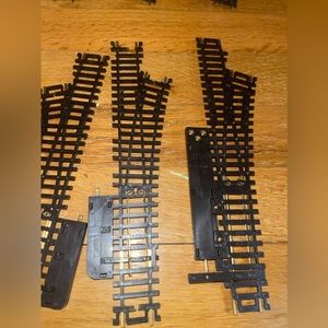 H0 SCALE TRUE-TRACK SNAP-SWITCHES(3) one right/2 left